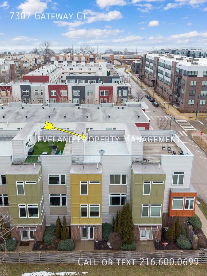 7307 Gateway Ct - Photo 2 of 34