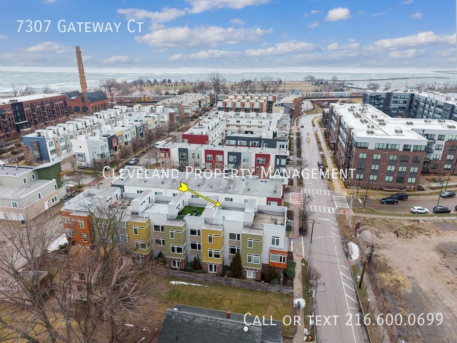 7307 Gateway Ct - Photo 3 of 34