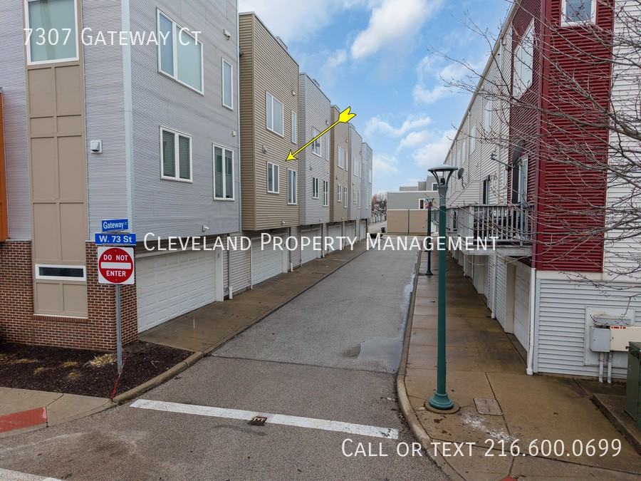 7307 Gateway Ct - Photo 4 of 34