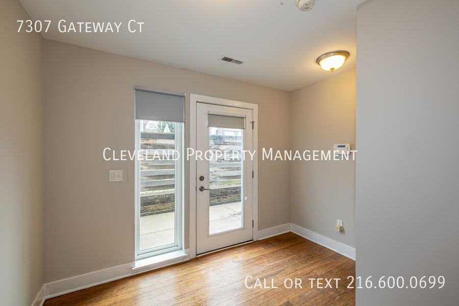 7307 Gateway Ct - Photo 6 of 34