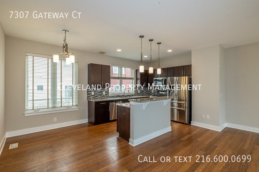 7307 Gateway Ct - Photo 7 of 34