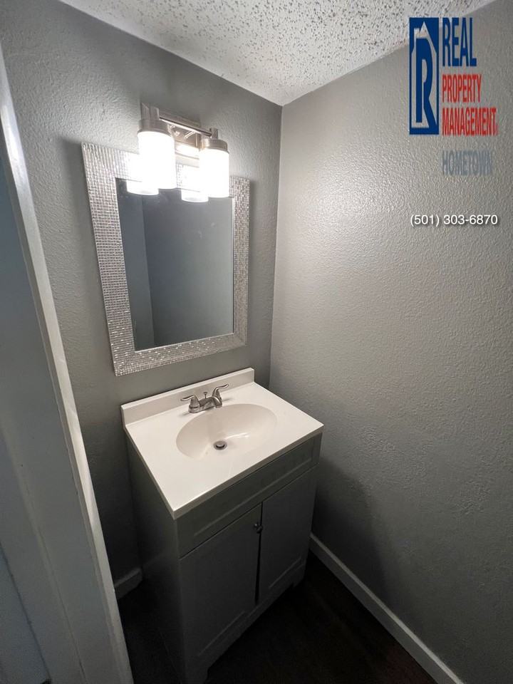 5712 Sorenson St #B - Photo 4 of 9