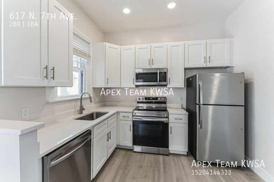 617 N 7th Ave - Photo 3 of 44