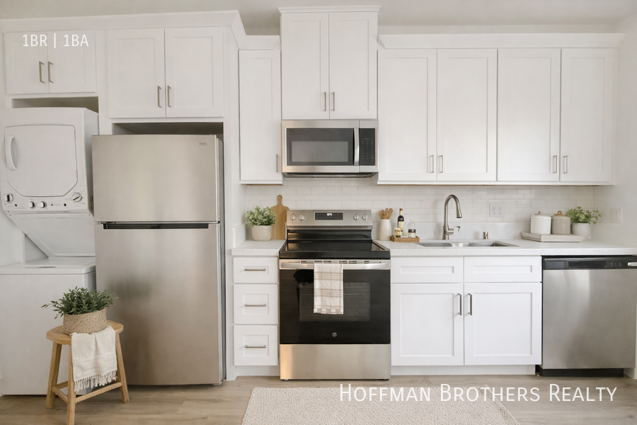 4888 Lexington Ave - Photo 2 of 4