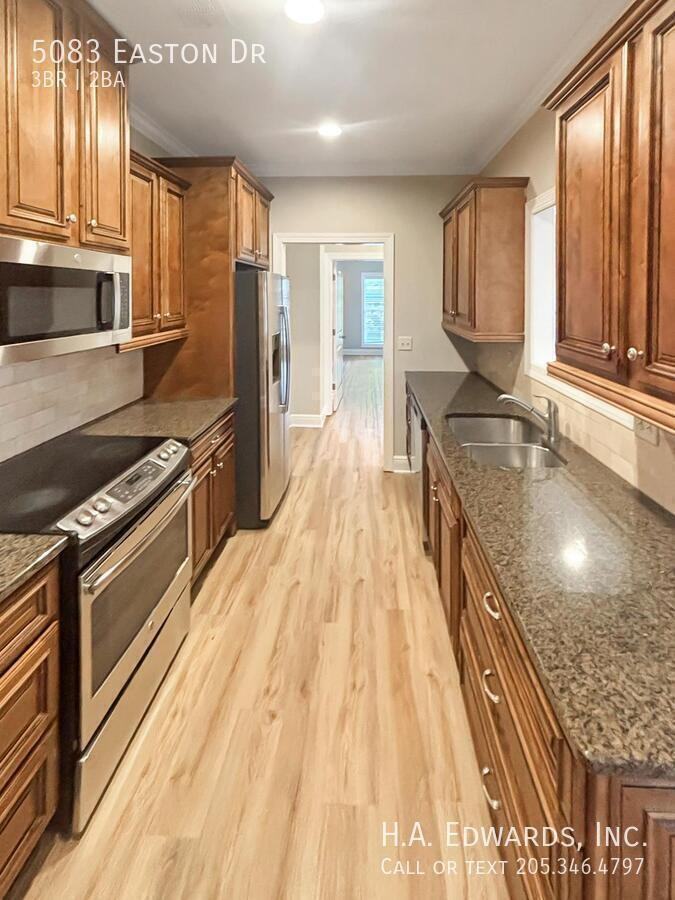 5083 Easton Dr - Photo 5 of 24