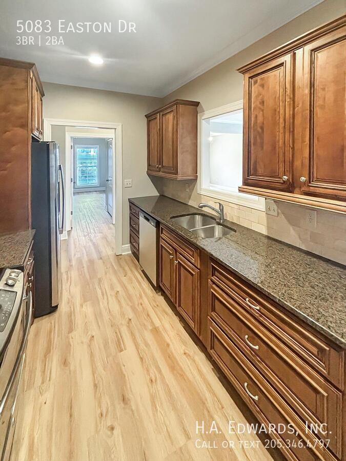 5083 Easton Dr - Photo 6 of 24