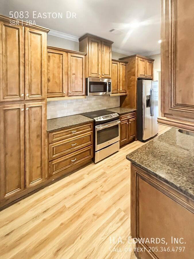 5083 Easton Dr - Photo 7 of 24