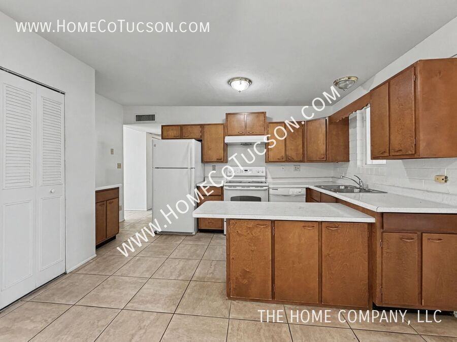 1319 E Louisiana Dr - Photo 6 of 21