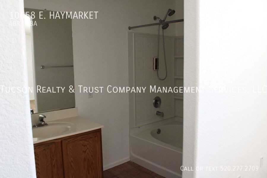 10658 E Haymarket St - Photo 6 of 13