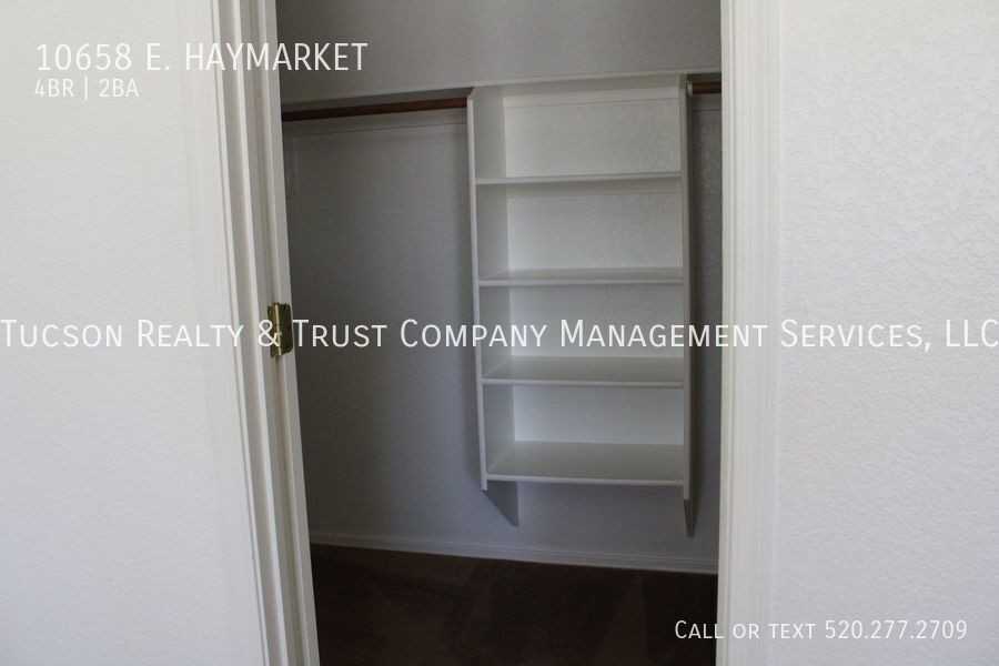 10658 E Haymarket St - Photo 7 of 13