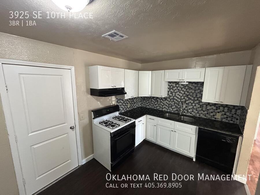 3925 Se 10th Pl - Photo 2 of 7