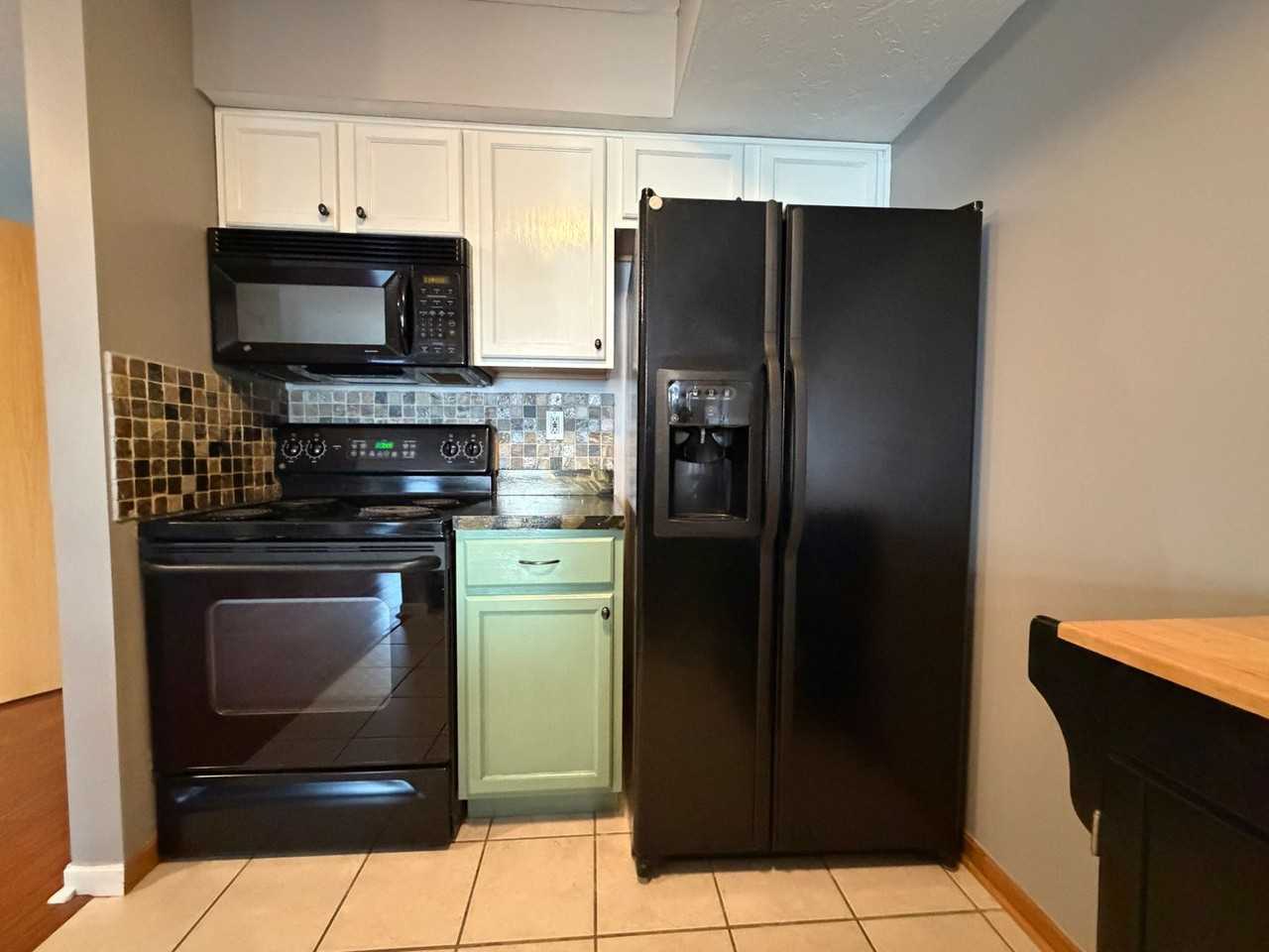 7709 Brandywine Creek Dr #403 - Photo 5 of 27