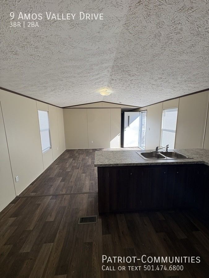 9 Amos Valley Dr - Photo 5 of 12