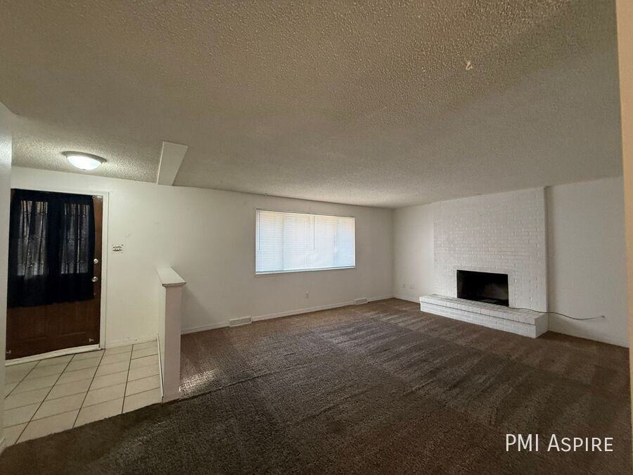 13209 E Dakota Ave - Photo 3 of 12