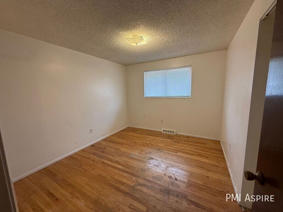 13209 E Dakota Ave - Photo 7 of 12