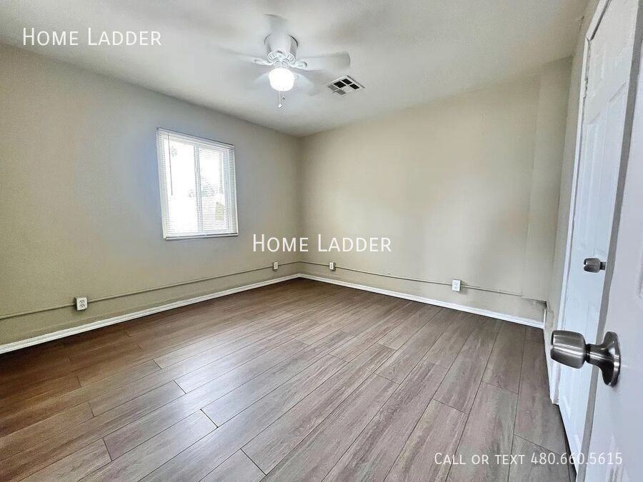 927 S 35th Ave #2 - Photo 6 of 10