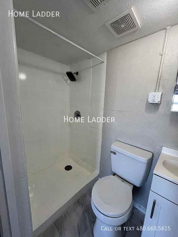 927 S 35th Ave #2 - Photo 7 of 10