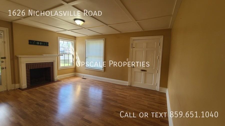 1626 Nicholasville Rd - Photo 7 of 22