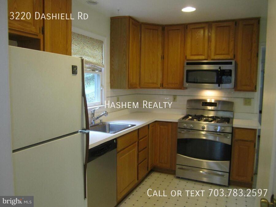 3220 Dashiell Rd - Photo 2 of 20