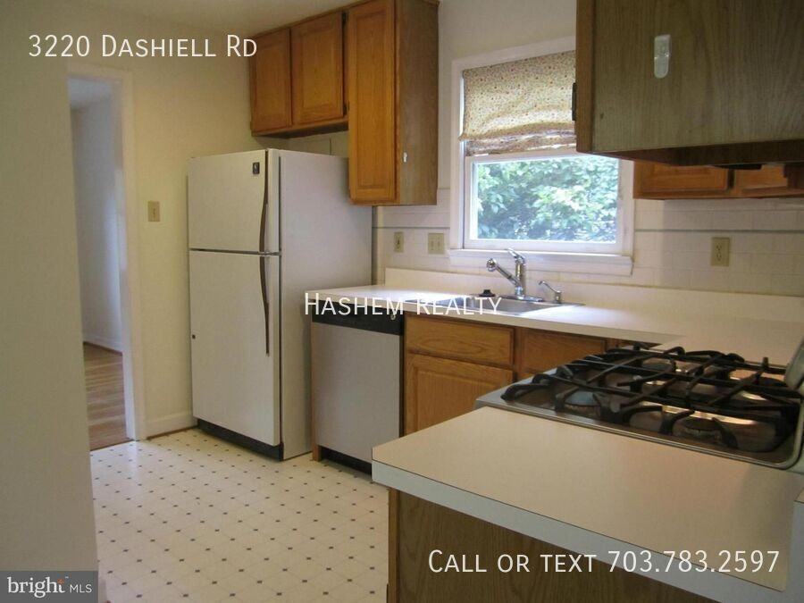 3220 Dashiell Rd - Photo 3 of 20