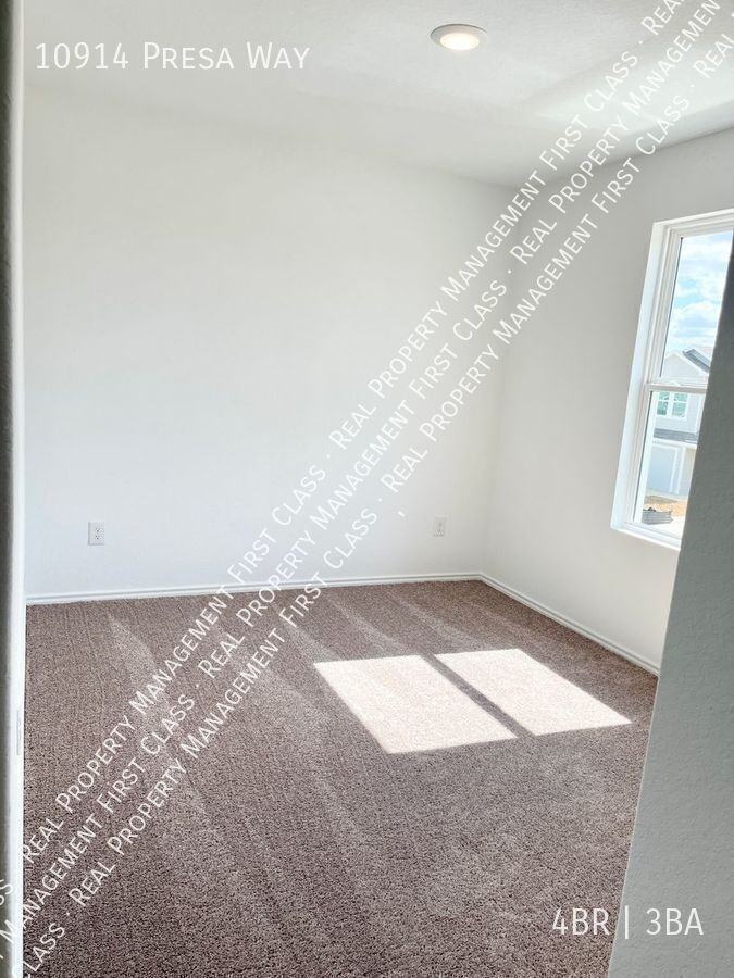 10914 Presa Way - Photo 6 of 13