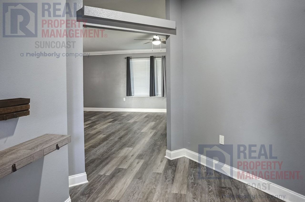 4407 N Chamberlain Blvd - Photo 5 of 29