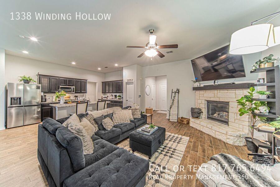 1338 Winding Hollow Dr - Photo 4 of 24