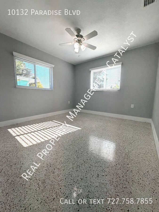 10132 Paradise Blvd - Photo 4 of 16