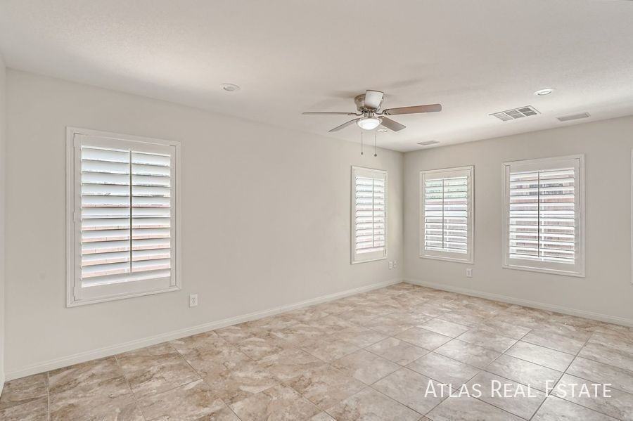 10427 Wildflower Gully St - Photo 5 of 34