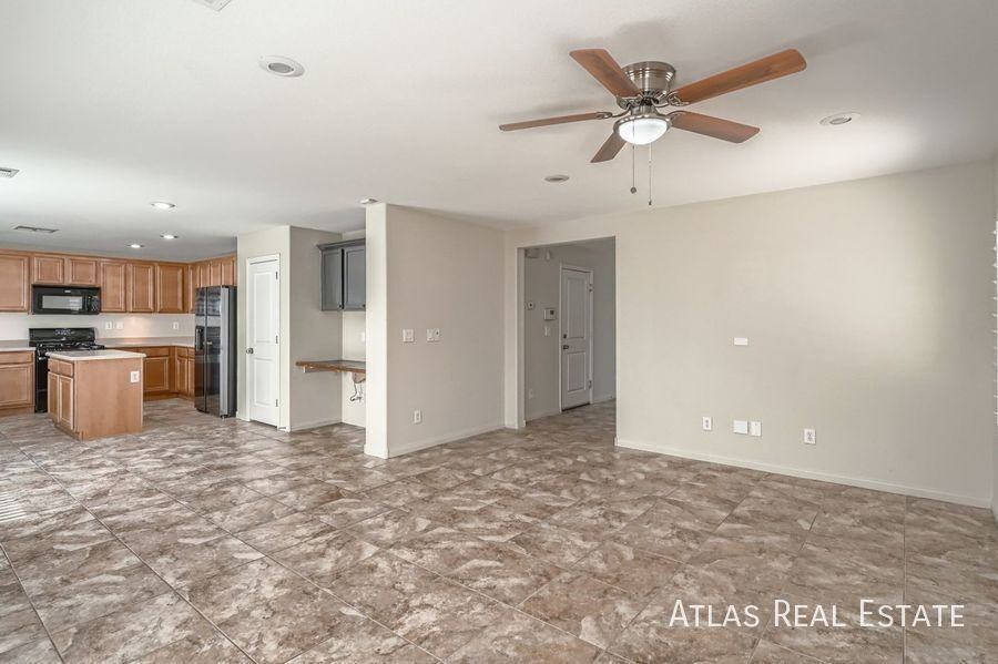 10427 Wildflower Gully St - Photo 7 of 34