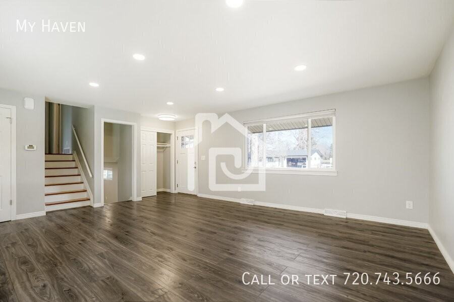 5287 Indiana St - Photo 3 of 26