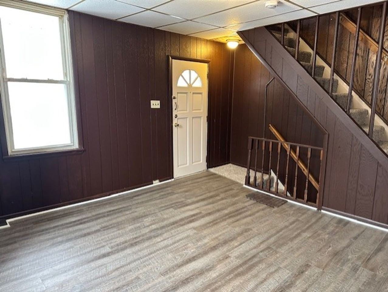 330 S 4th St - Photo 3 of 9