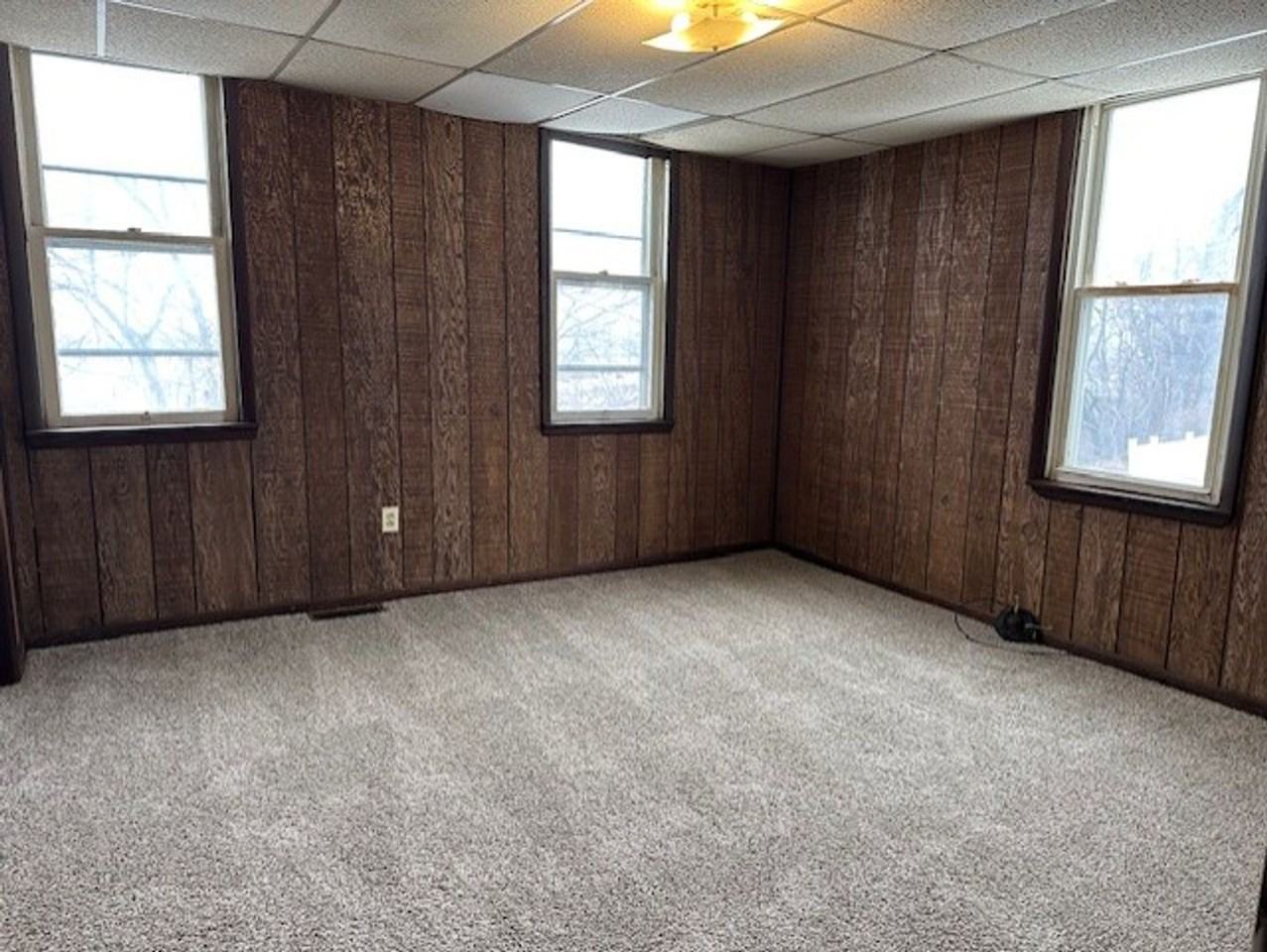 330 S 4th St - Photo 4 of 9