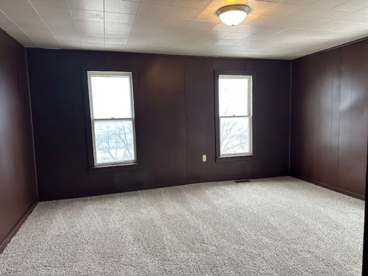 330 S 4th St - Photo 6 of 9