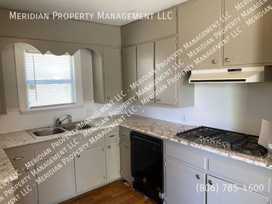 2420 30th St - Photo 4 of 13