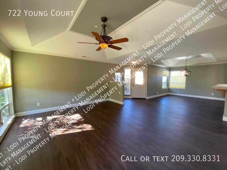 722 Young Ct - Photo 6 of 24