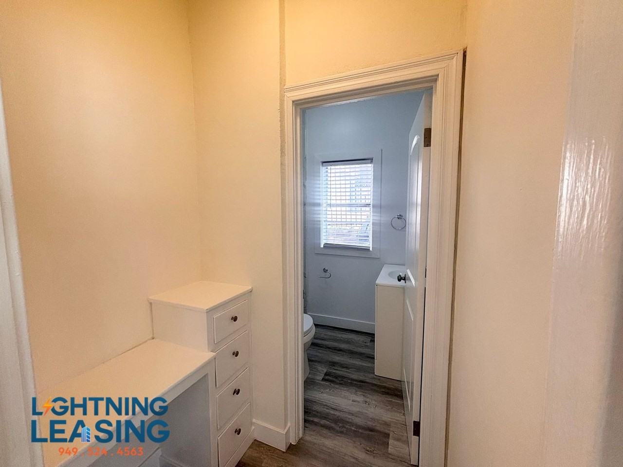 1055 1/2 S Normandie Ave #105D - Photo 5 of 5