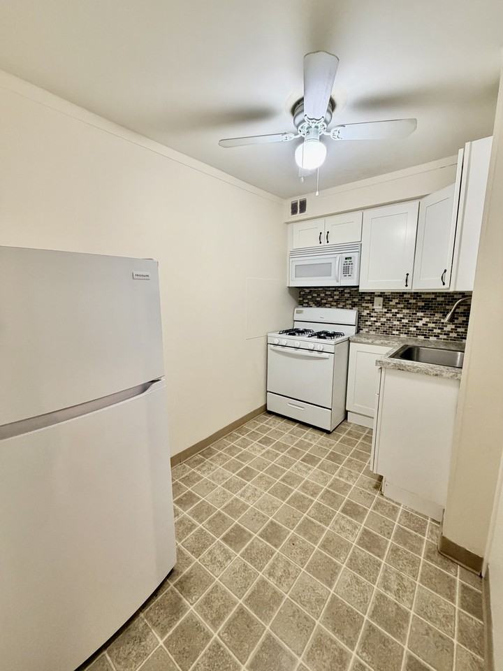 8921 Frankford Ave #3C - Photo 3 of 16