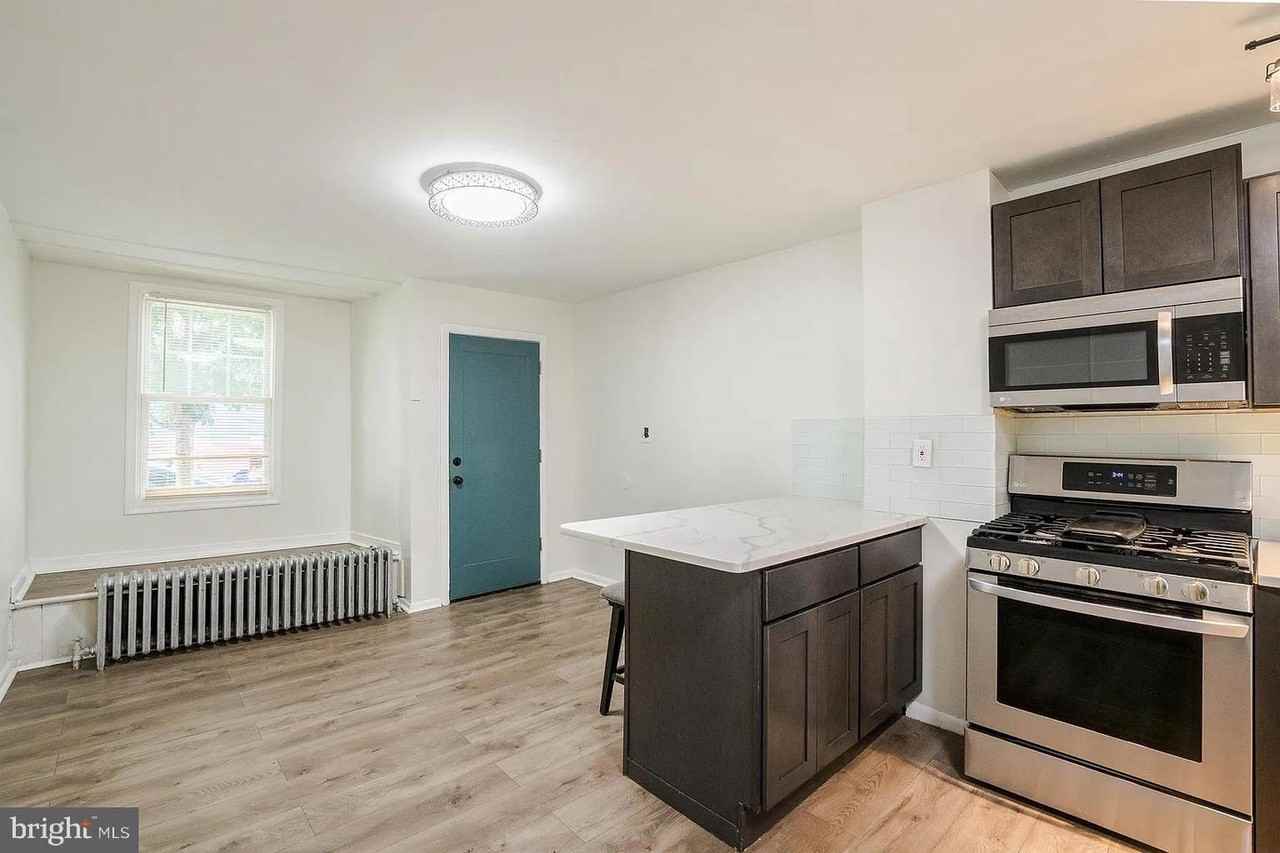 1902 S 5th St #1 - Photo 2 of 12