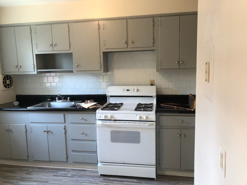 6226 Laurelton Ave - Photo 6 of 15