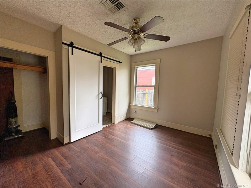 512 11th St - Photo 6 of 11