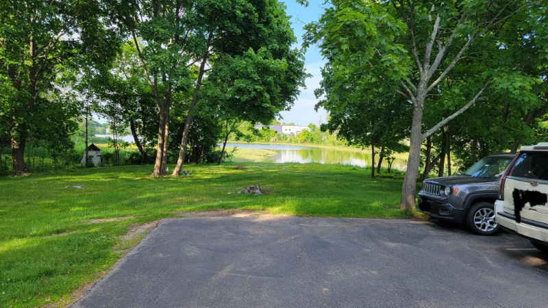 127 Bartlett St - Photo 2 of 19