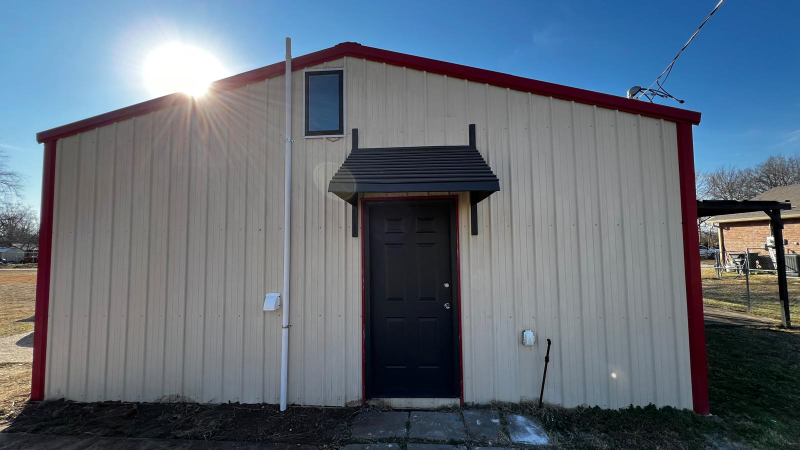 911 N Sherman Ave - Photo 3 of 18