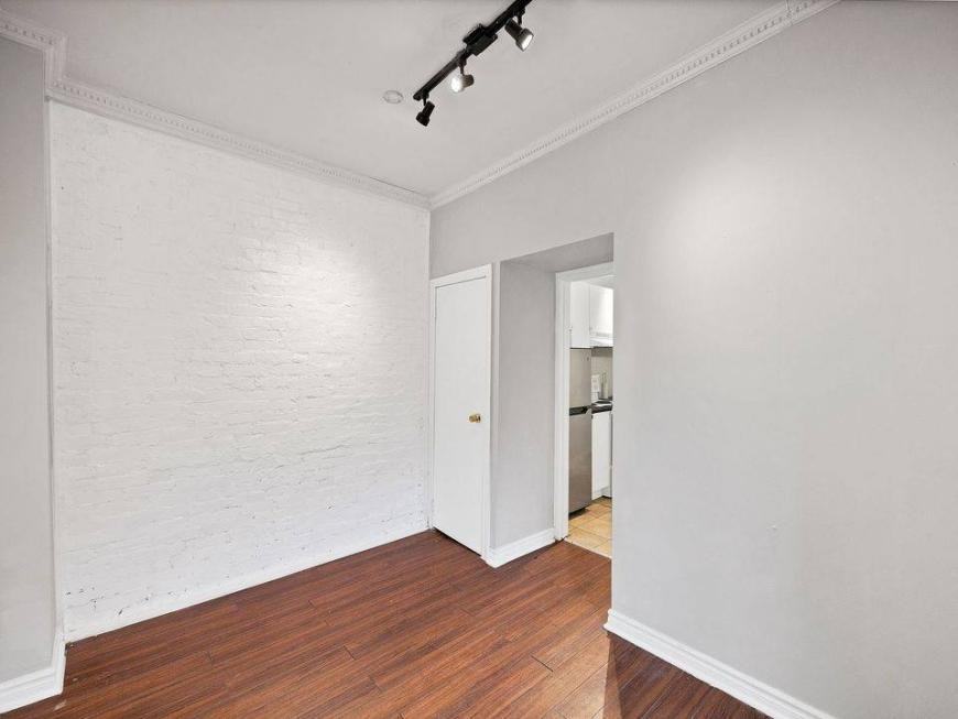 Unit #4 - 208 Wilson Street - Photo 4 of 9