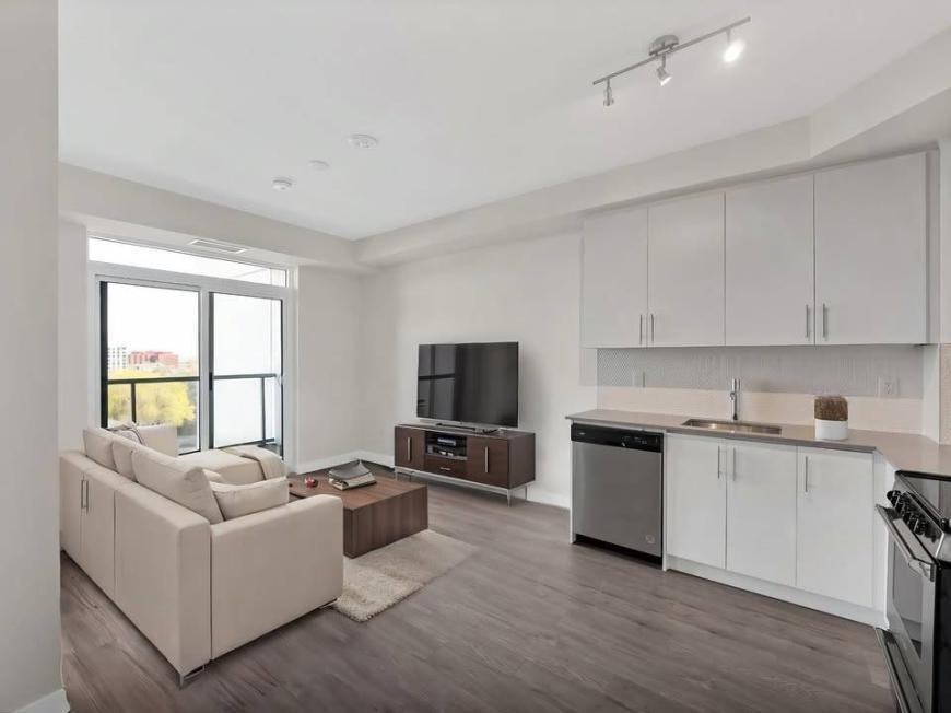 Unit #824 - 212 King William Street - Photo 2 of 10