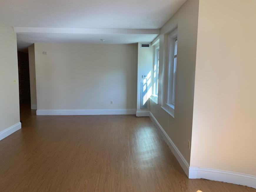 4 University Rd - Photo 3 of 7