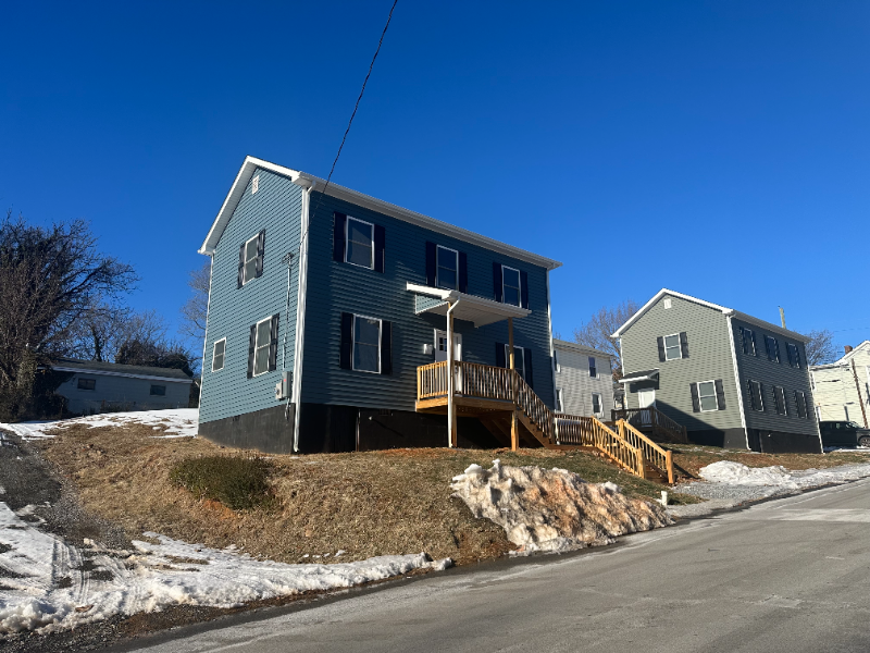 1209 16th St - Photo 2 of 50