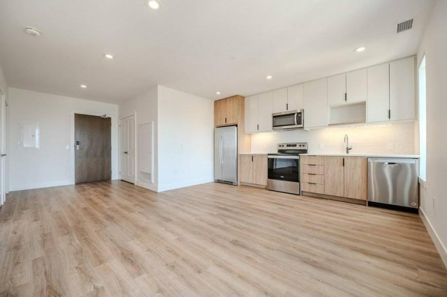 168 King St S - Photo 6 of 10