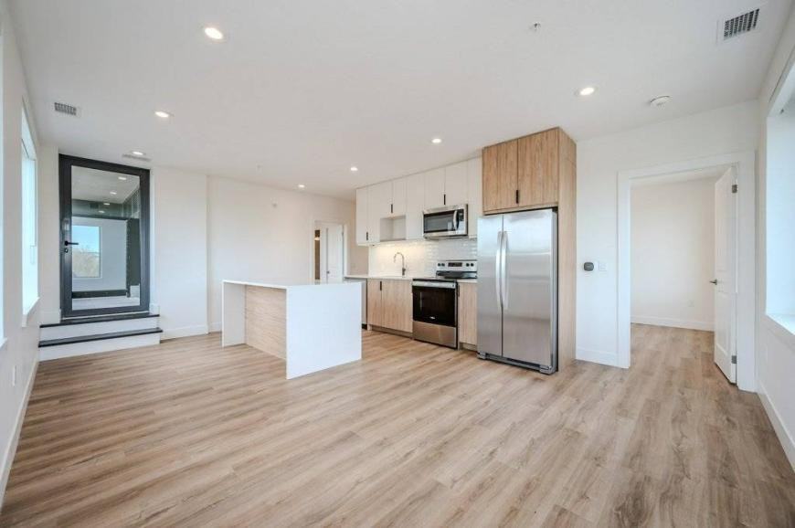 168 King St S - Photo 6 of 10