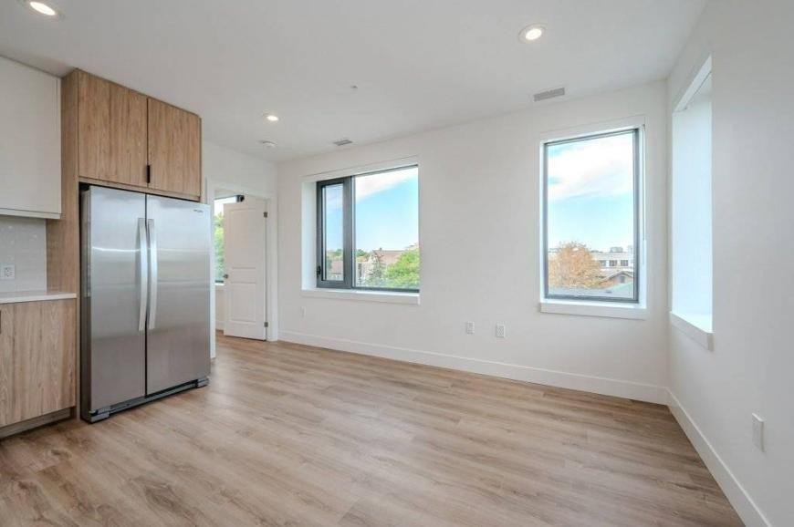 168 King St S - Photo 7 of 10